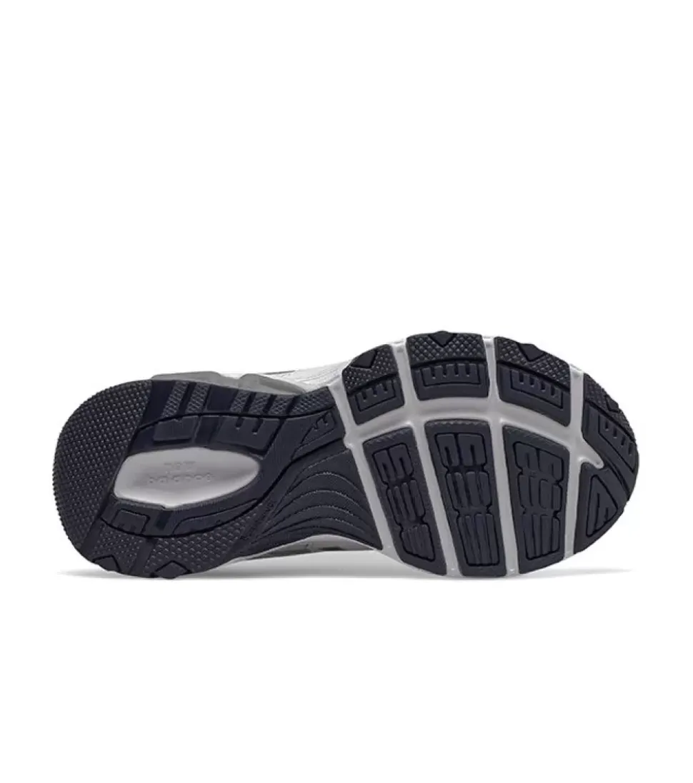 Cheap 680 V6 Wide (Gs) Kids White Kids Cross Training