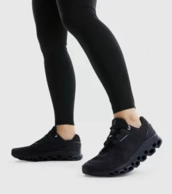 Discount On Cloudstratus Womens Women Run
